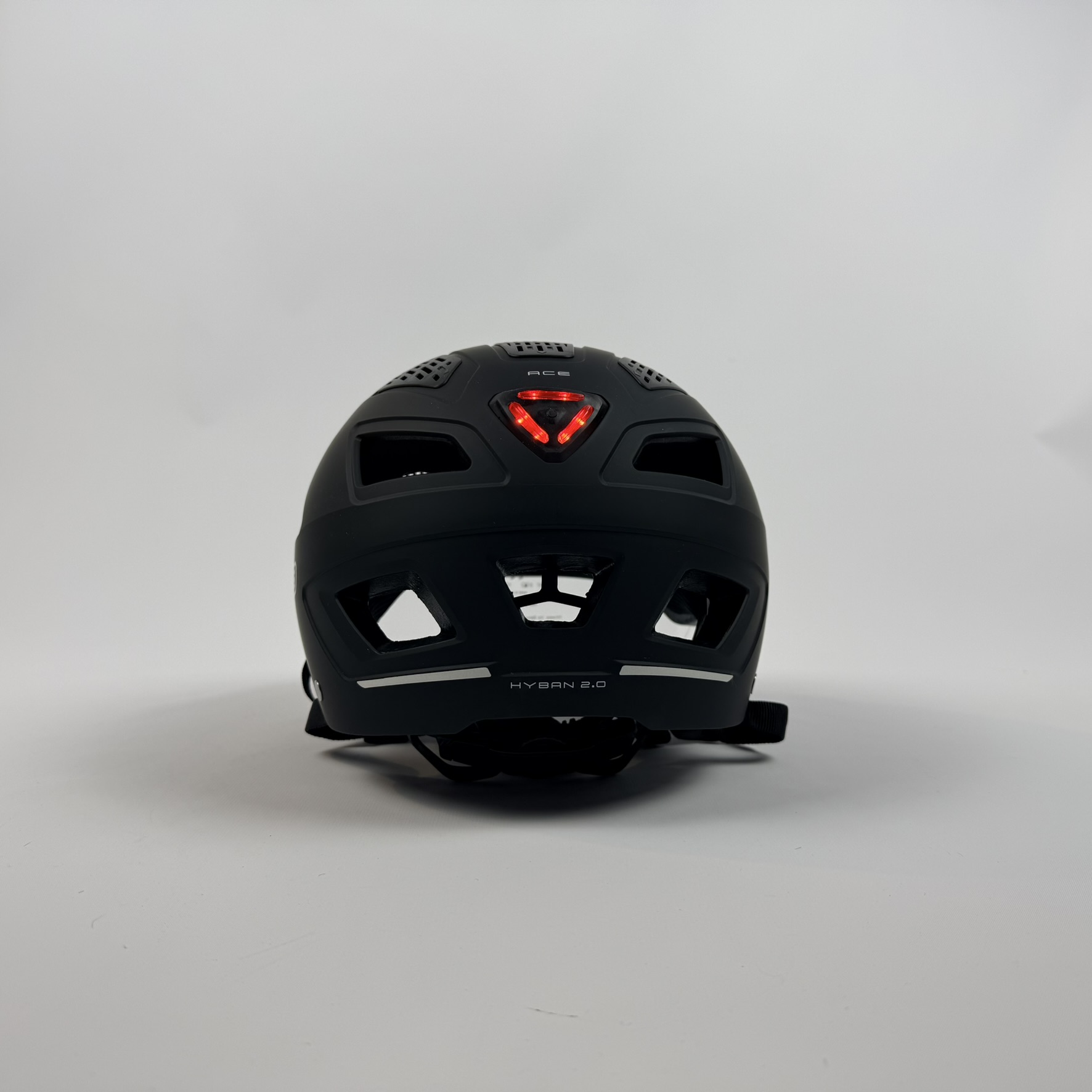 ABUS Hyban 2.0 ACE – kask rowerowy miejski z wizjerem i oświetleniem LED | Velvet Black | M (52–58 cm) - obrazek 6